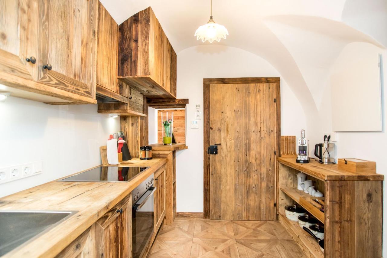 Historic Lakeview Apartament *
